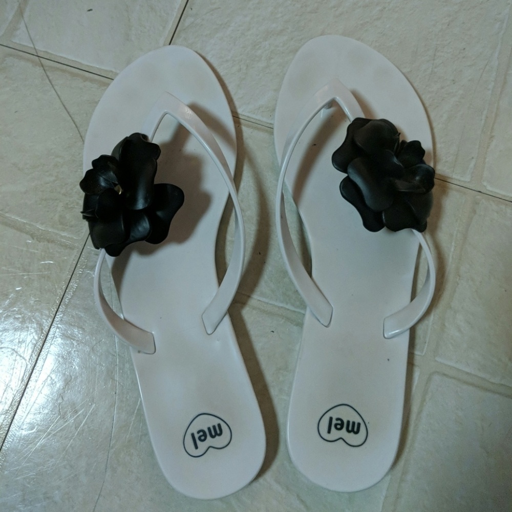 Mel by Melissa sandal